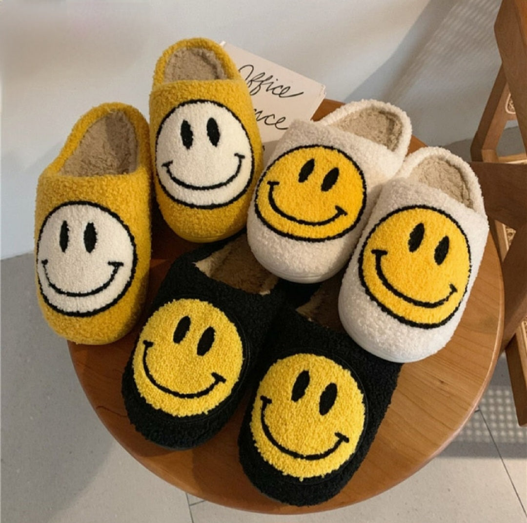 Cute Smile Pattern Fluffy Slippers
