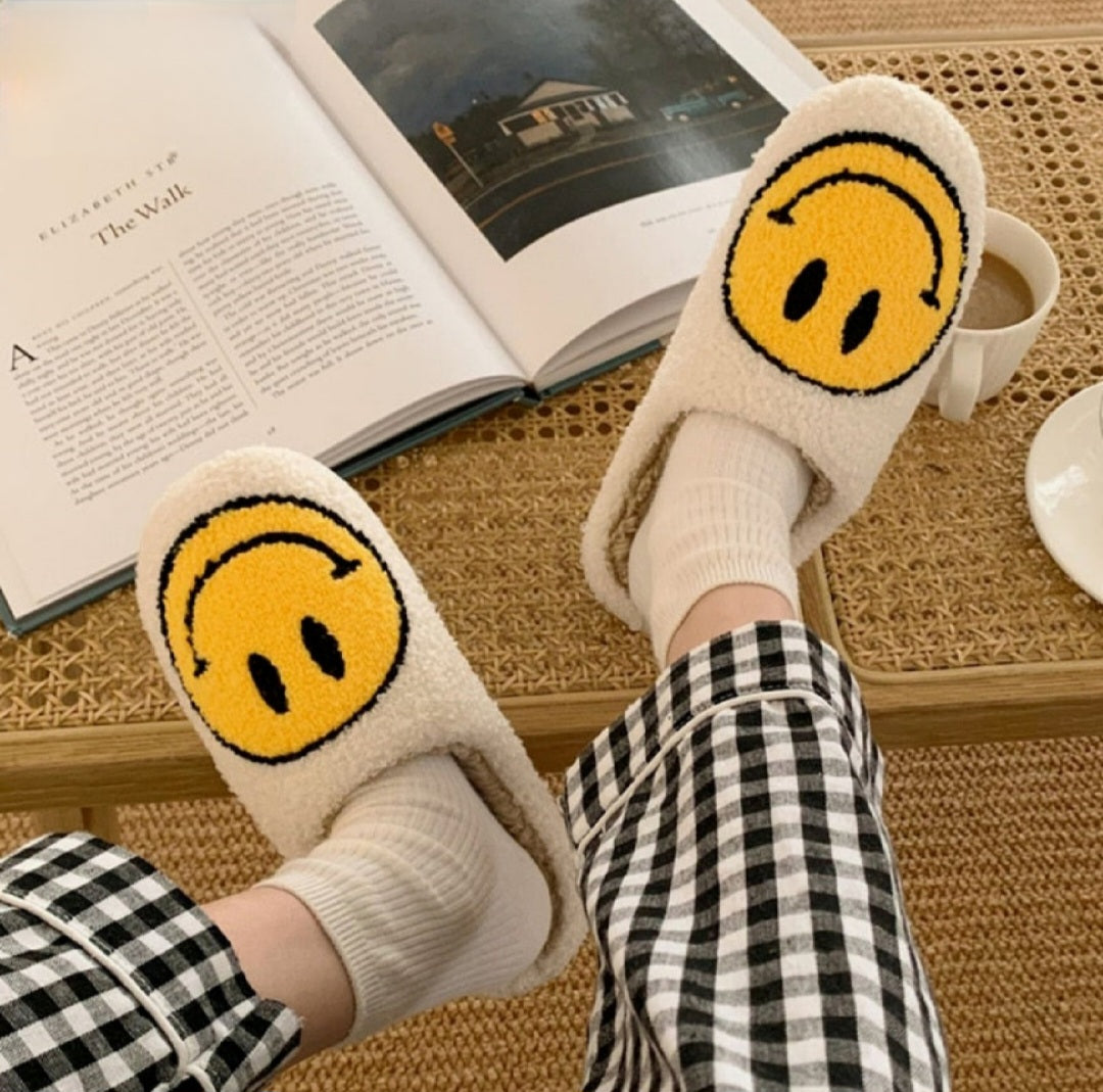 Cute Smile Pattern Fluffy Slippers