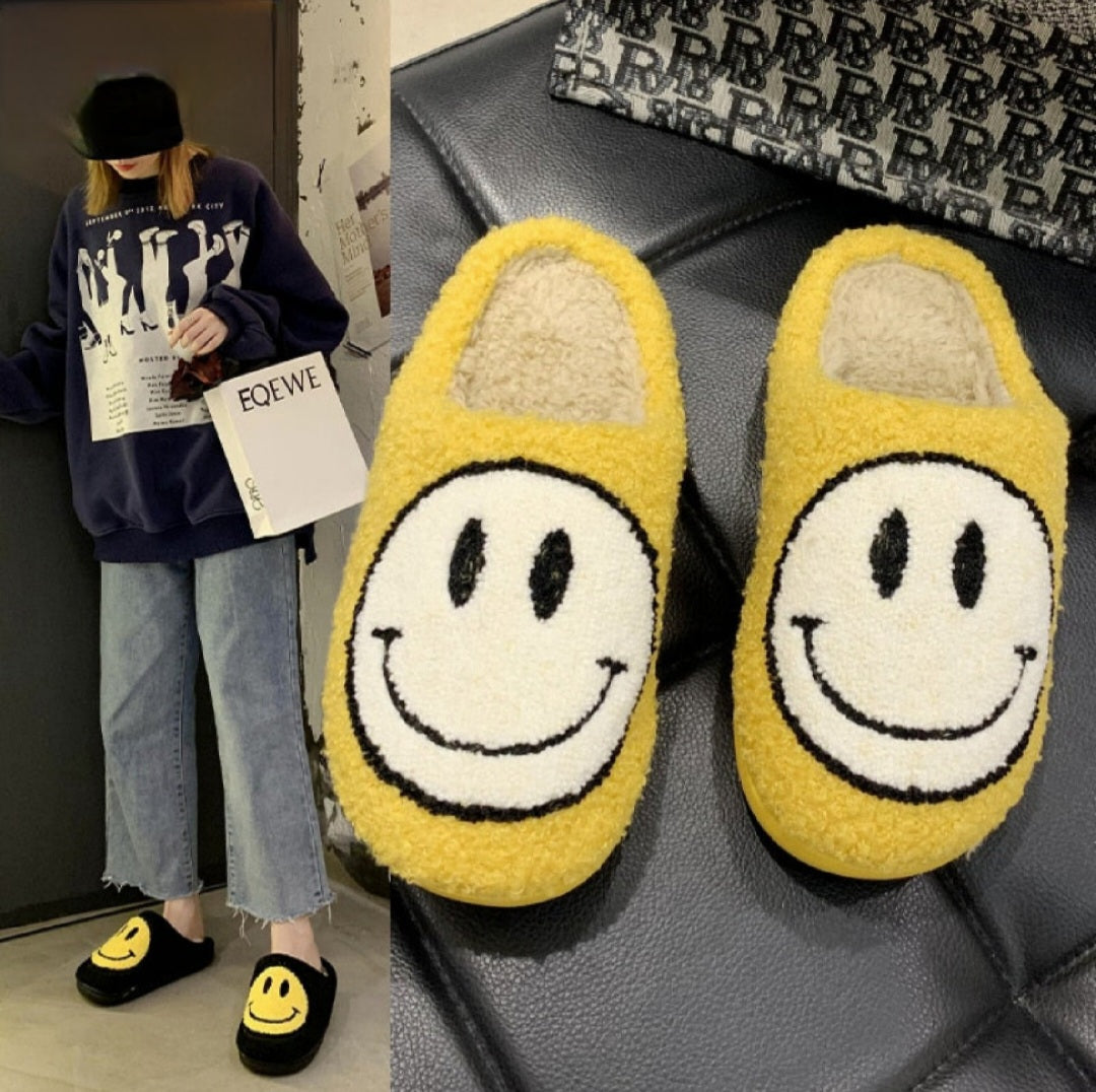Cute Smile Pattern Fluffy Slippers